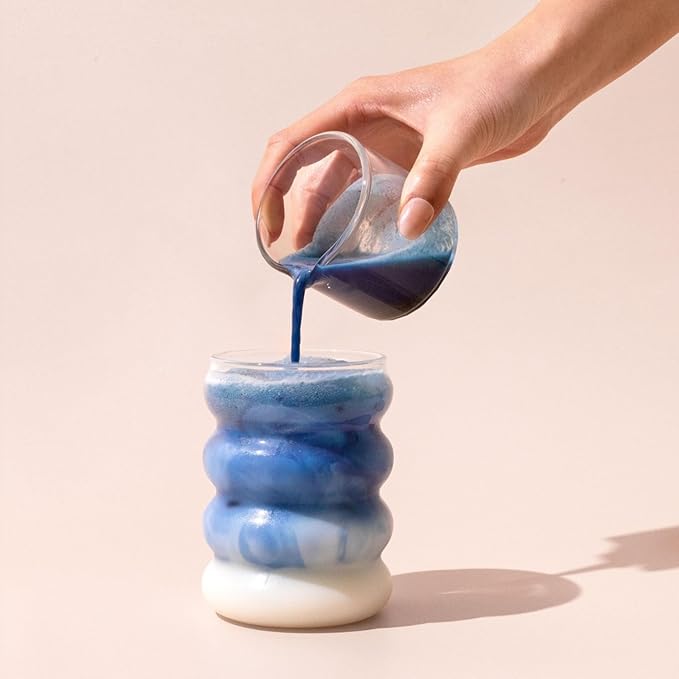 Blume Blue Lavender Superfood Latte Powder – Organic Lavender Tea Powder Blue Spirulina Blue Butterfly Pea Flower Tea Chamomile Coconut Milk - Caffeine Free Vegan 1g Sugar - 25 Servings