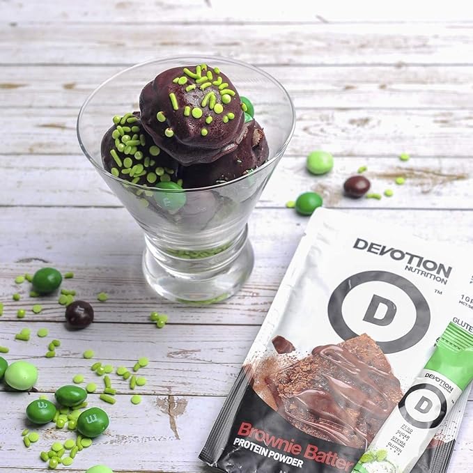 Devotion Nutrition Brownie Batter Protein Powder for Shakes Baking Brownies Desserts – 20g Whey Isolate &amp Casein Blend – No Added Sugar Low Carb Gluten-Free Keto-Friendly with MCT – 12 Packe